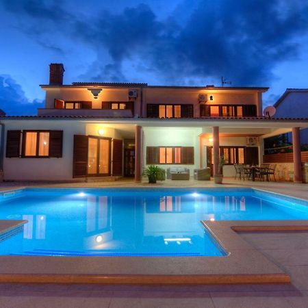 Villa Komel With Pool ฟาชานา ภายนอก รูปภาพ